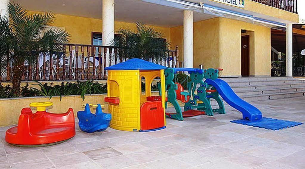 Beach Hotel Cambury Камбури Экстерьер фото